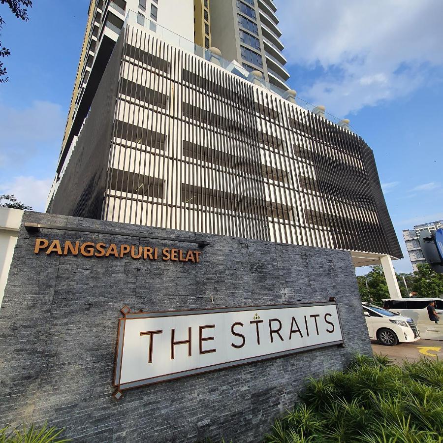 Ramada By Wyndham The Straits Apartment *